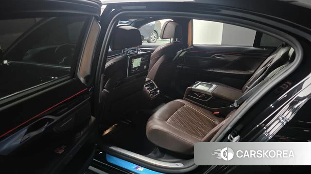 BMW 7 Series (G11) 2020 Черный из Кореи, фото 2