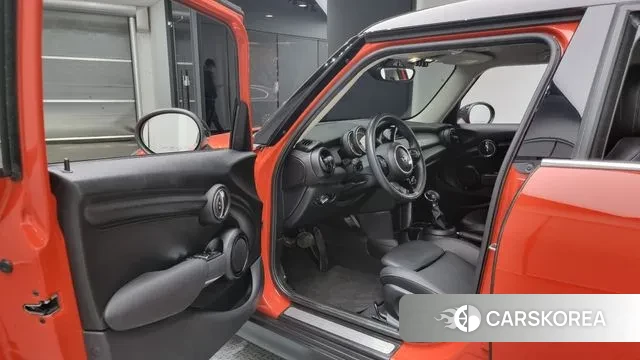 Mini Cooper 2019 Красный из Кореи, фото 2