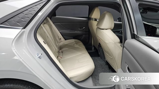 Hyundai The New Avante (CN7) 2025 Серебристо-серый из Кореи, фото 2