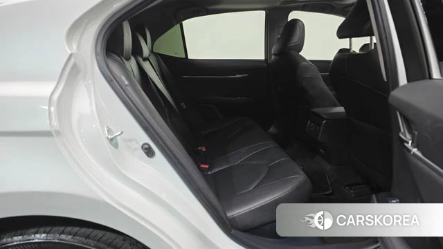 Toyota Camry (XV70) 2020 Белый из Кореи, фото 2
