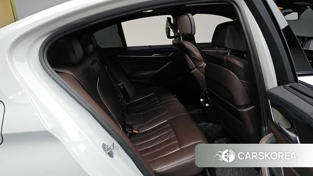 BMW 5 Series (G30) 2020 Белый из Кореи, фото 2