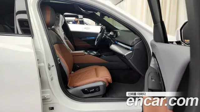 BMW 5 Series (G60) 2024 Белый из Кореи, фото 2