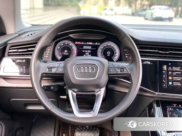 Audi Q8 2021 Черный из Китая, фото 2