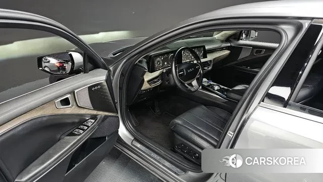 Kia K8 2023 Серебристо-серый из Кореи, фото 2