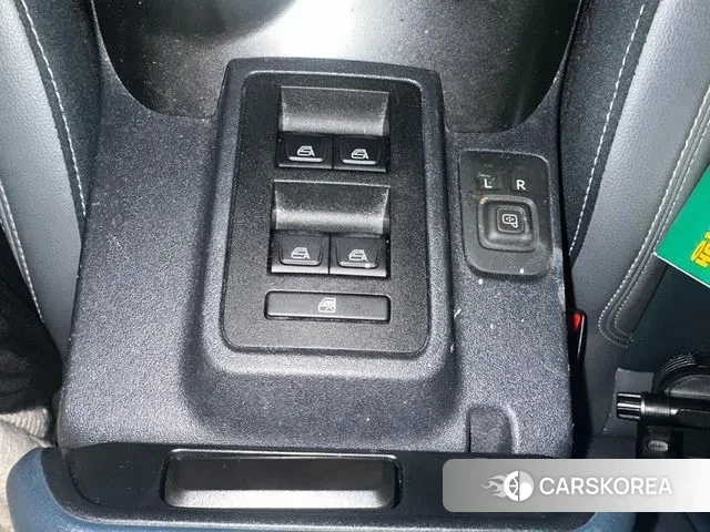 Ford Bronco 6th Generation 2022 Серый из Кореи, фото 2