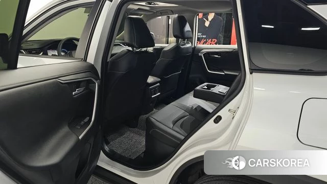 Toyota RAV4 5th Generation 2023 Белый из Кореи, фото 2