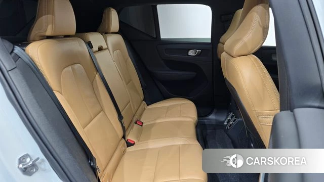 Volvo XC40 2021 Белый из Кореи, фото 2