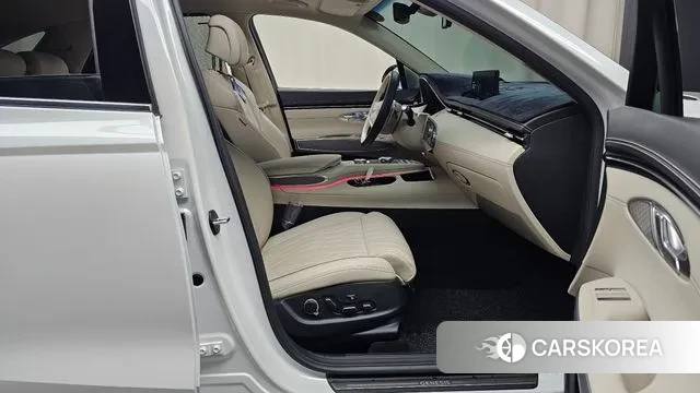 Genesis GV70 2023 Белый из Кореи, фото 2