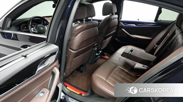 BMW 5 Series (G30) 2022 Черный из Кореи, фото 2