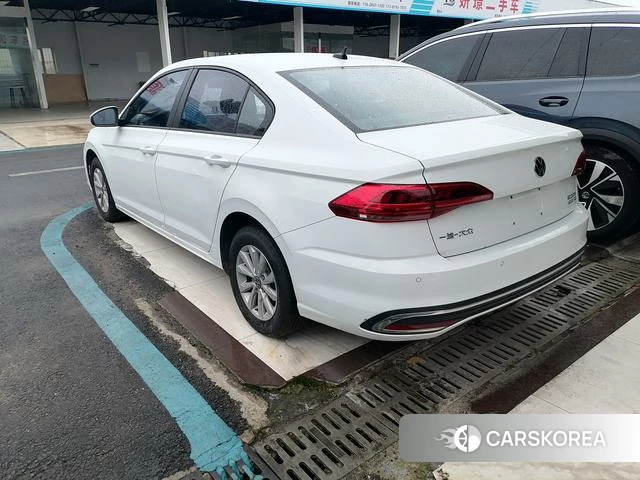 Volkswagen Bora 2024 Белый из Китая, фото 2