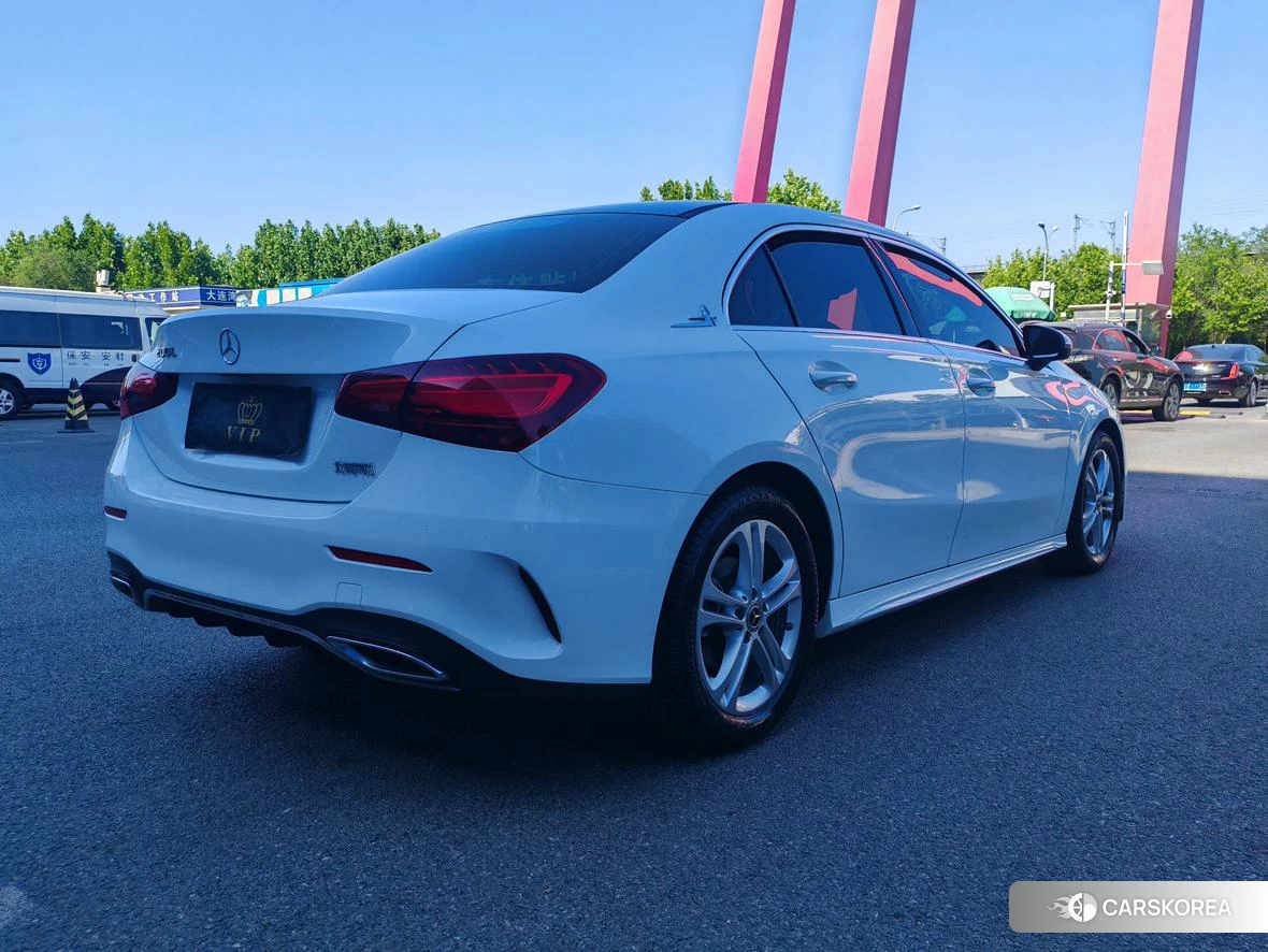 Mercedes-Benz Class A 2022 Белый из Китая, фото 2