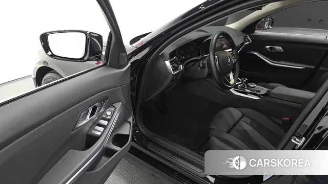 BMW 3 Series (G20) 2022 Черный из Кореи, фото 2