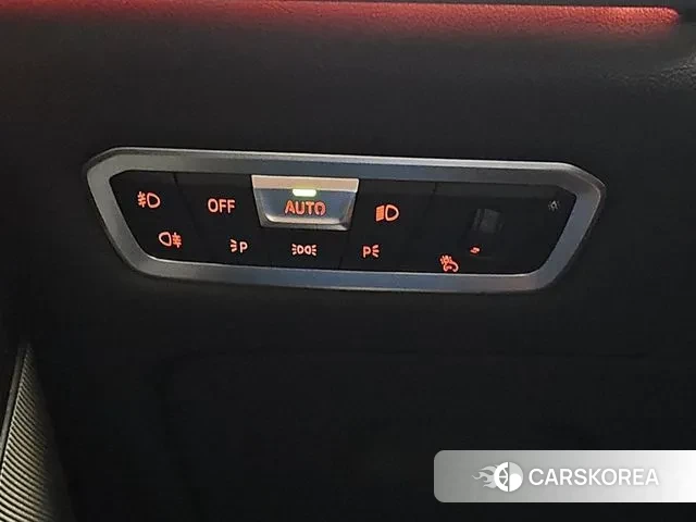 BMW X7 (G07) 2021 Черный из Кореи, фото 2