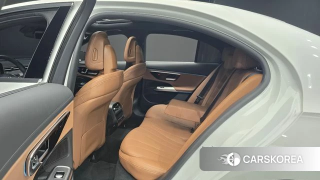 Mercedes-Benz E-Class W214 2024 Белый из Кореи, фото 2