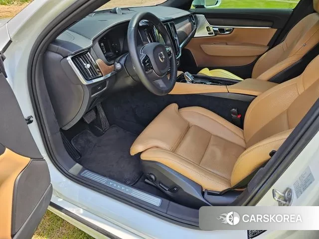 Volvo S90 2022 Белый из Кореи, фото 2