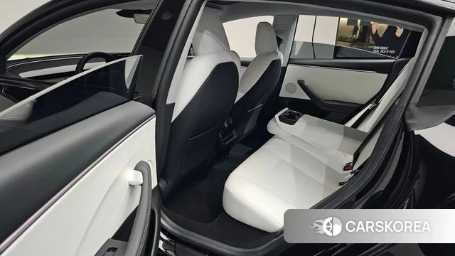 Tesla Model 3 2025 Черный из Кореи, фото 2