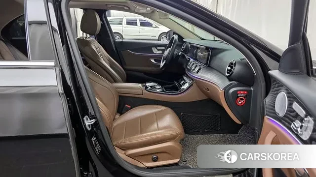 Mercedes-Benz E-Class W213 2019 Черный из Кореи, фото 2