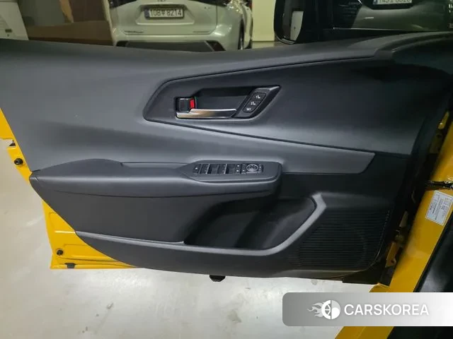 Toyota Prius 5th Generation 2023 Желтый из Кореи, фото 2