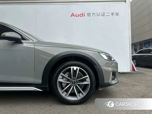 Audi A4 (import) 2021 Серебристо-серый из Китая, фото 2