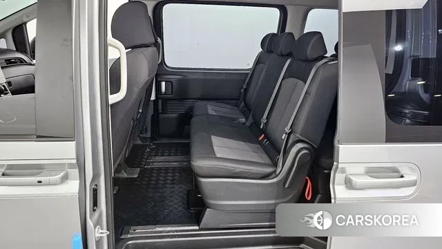 Hyundai Staria 2023 Серебряный из Кореи, фото 2