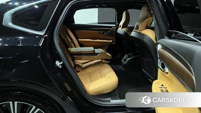 Volvo S90 2024 Черный из Кореи, фото 2