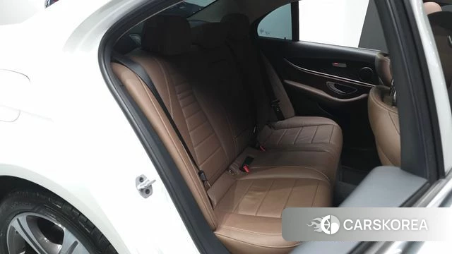 Mercedes-Benz E-Class W213 2019 Белый из Кореи, фото 2