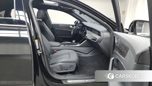 Audi A6 (C8) 2021 Черный из Кореи, фото 2