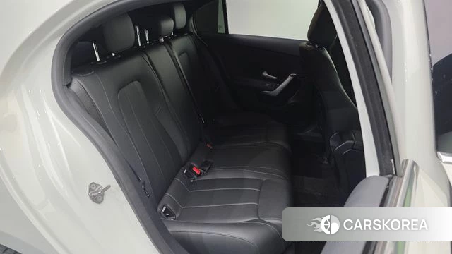 Mercedes-Benz A-Class W177 2021 Белый из Кореи, фото 2