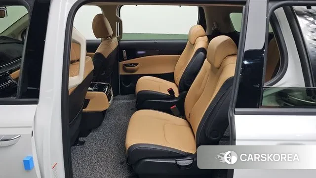 Kia Carnival 4th generation 2023 Белый из Кореи, фото 2