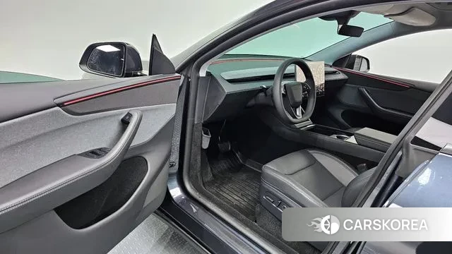 Tesla Model Y 2025 Серый из Кореи, фото 2