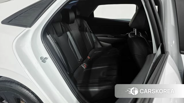 Hyundai Avante Hybrid (CN7) 2023 Белый из Кореи, фото 2