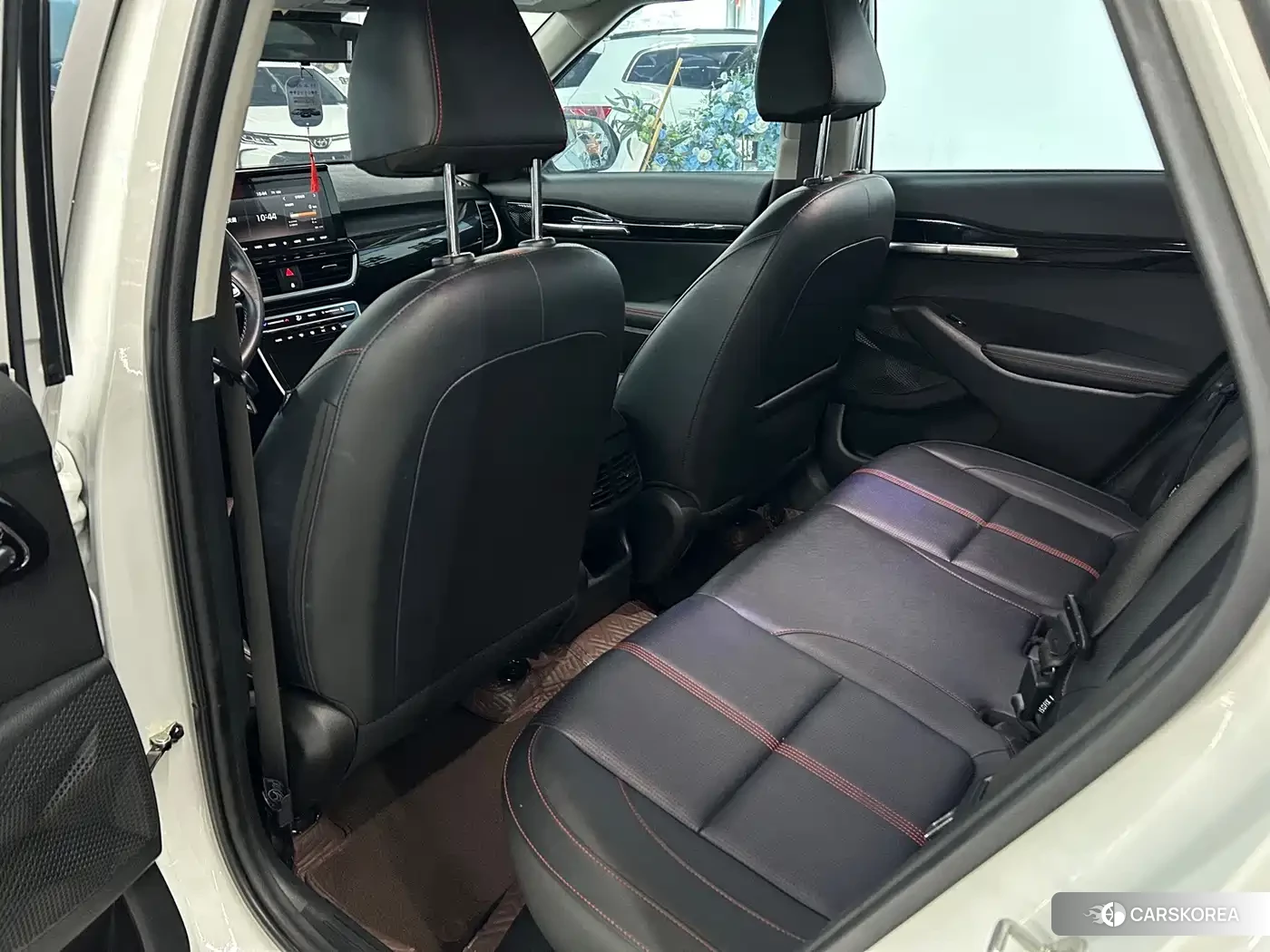 Kia KX3 2022 Белый из Китая, фото 2