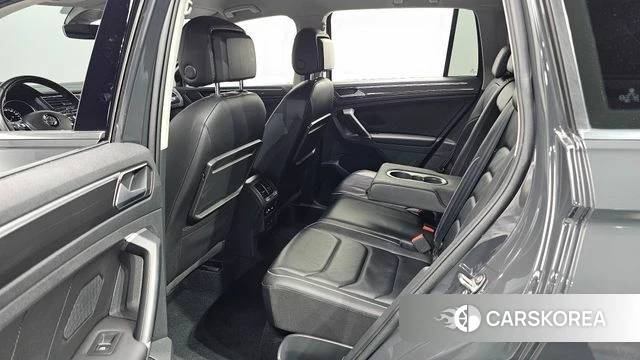 Volkswagen Tiguan second Generation 2018 Серый из Кореи, фото 2