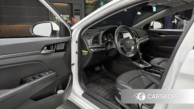 Hyundai Avante AD 2018 Белый из Кореи, фото 2