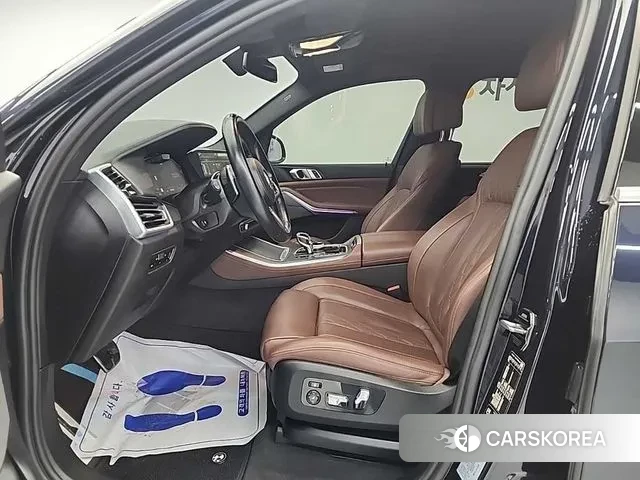 BMW X5 (G05) 2023 Черный из Кореи, фото 2