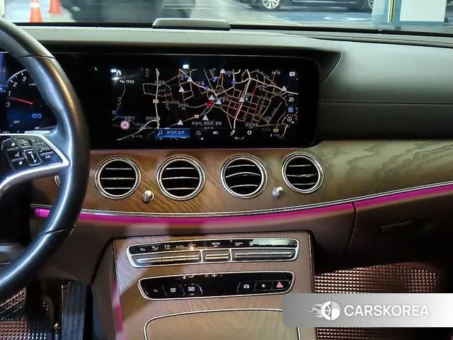 Mercedes-Benz E-Class W213 2021 Белый из Кореи, фото 2