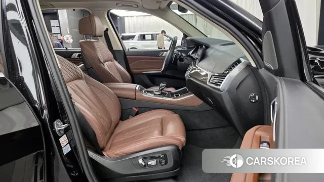 BMW X5 (G05) 2023 Черный из Кореи, фото 2