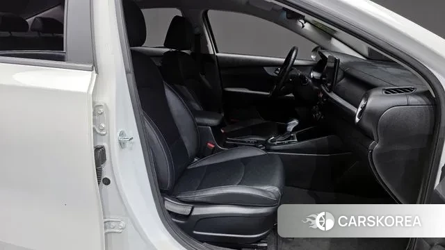 Kia The New K3 2nd generation 2022 Белый из Кореи, фото 2