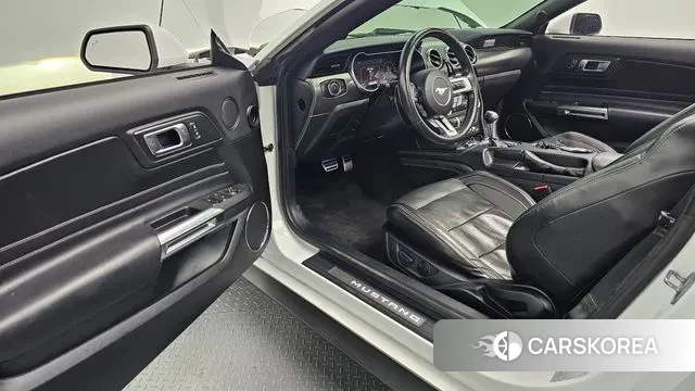 Ford Mustang 2021 Белый из Кореи, фото 2