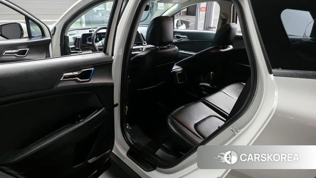 Kia Sportage 5th Generation 2023 Белый из Кореи, фото 2