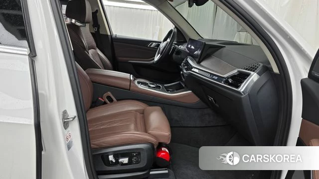BMW X5 (G05) 2024 Белый из Кореи, фото 2
