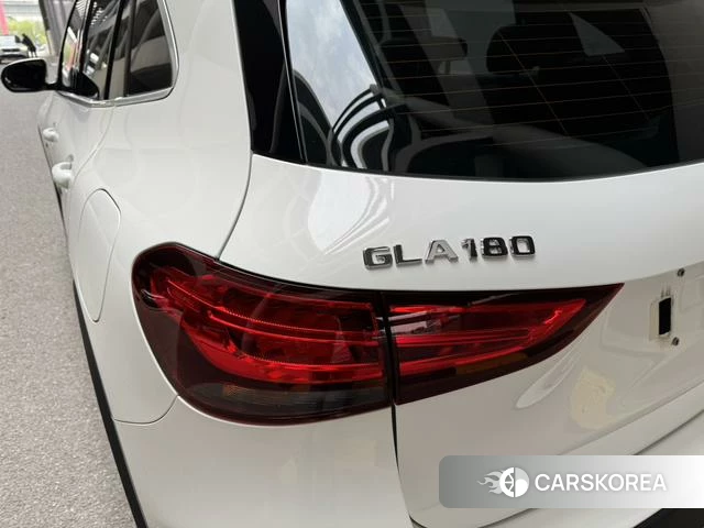 Mercedes-Benz GLA 2021 Белый из Китая, фото 2
