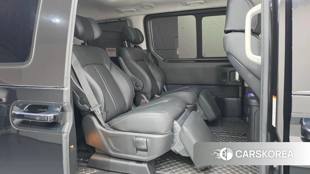 Hyundai Staria 2023 Черный из Кореи, фото 2