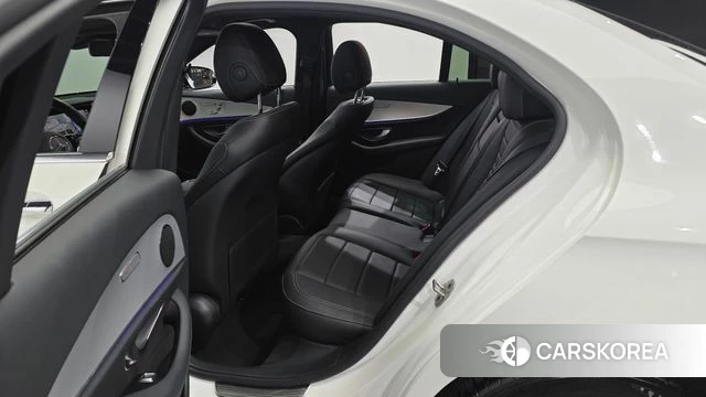 Mercedes-Benz E-Class W213 2021 Белый из Кореи, фото 2