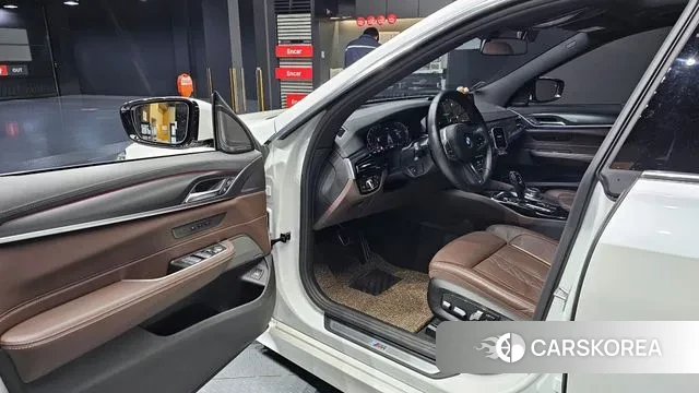 BMW 6 Series GT (G32) 2024 Белый из Кореи, фото 2