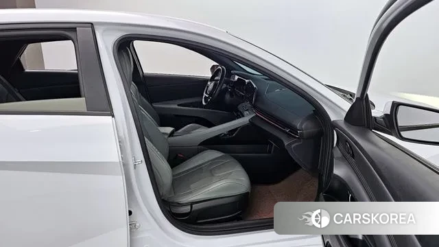 Hyundai The New Avante (CN7) 2023 Белый из Кореи, фото 2