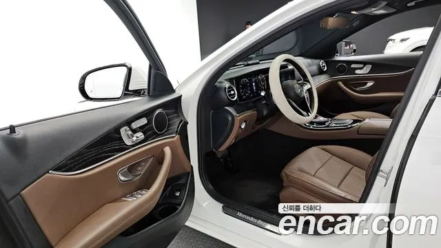 Mercedes-Benz E-Class W213 2021 Белый из Кореи, фото 2