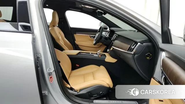 Volvo V90 Cross-Country 2023 Серебряный из Кореи, фото 2