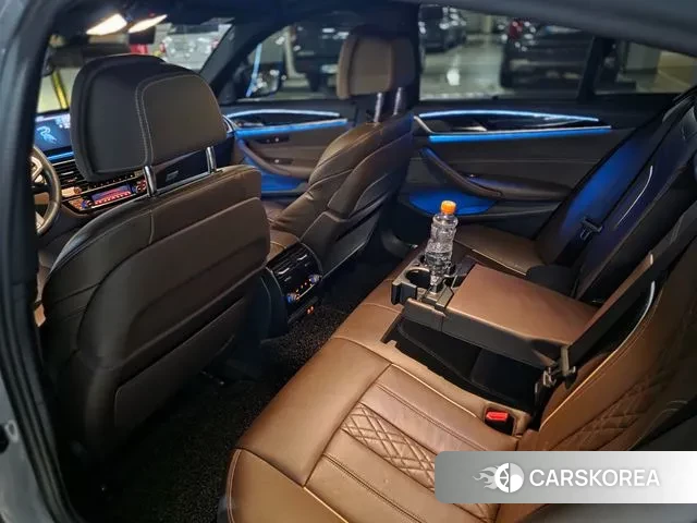 BMW 5 Series (G30) 2023 Серый из Кореи, фото 2