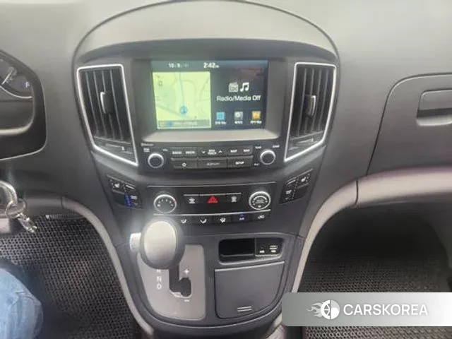 Hyundai The New Grand Starex 2018 Серебряный из Кореи, фото 2